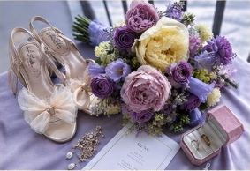 Bouquet mauve et accessoires
